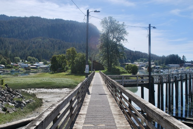 Bridge to Shakes Island